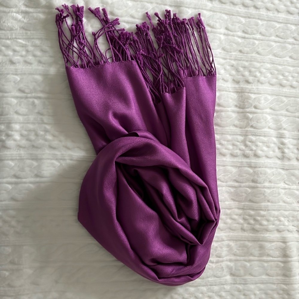 28”x78” pashmina,NWOT, gorgeous orchid color,twill weave